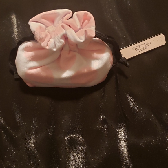 Pink Vs. pouch - Picture 7 of 7